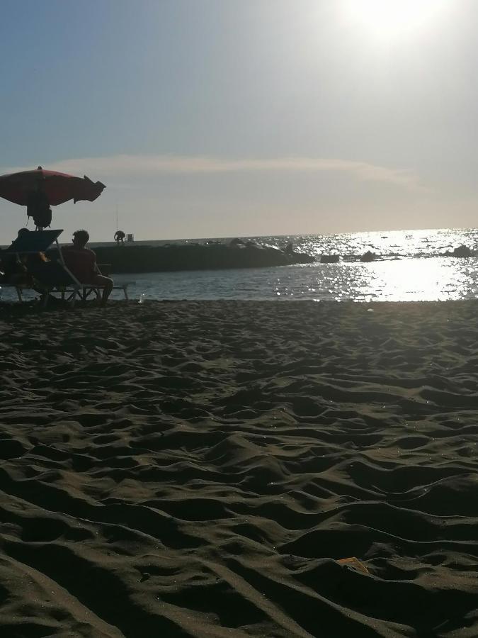Residenze Ohana Fiumicino Esterno foto